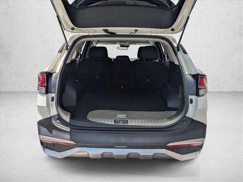 Used 2023 Kia Sportage LX FWD image 6