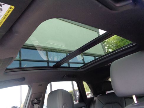 Used 2024 Audi Q3 2.0T Premium image 14