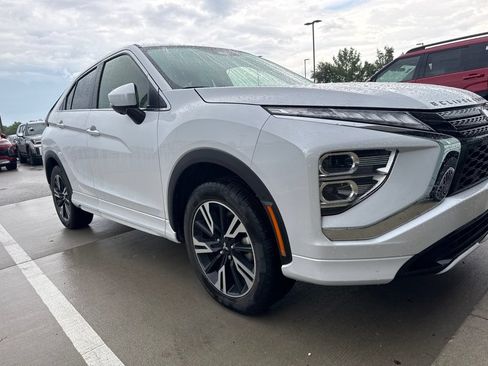 Used 2023 Mitsubishi Eclipse Cross SEL AWD/4WD image 3