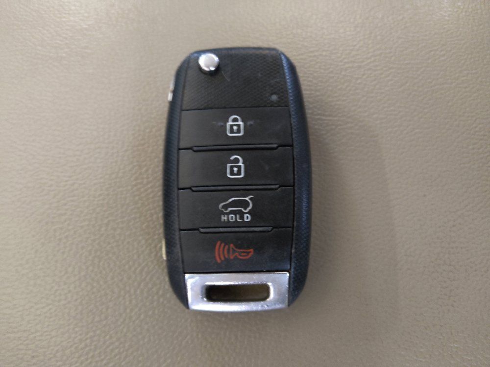 Used 2017 Kia Sorento FWD image 32
