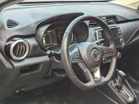 Used 2021 Nissan Versa SR w/ Convenience Package image 10