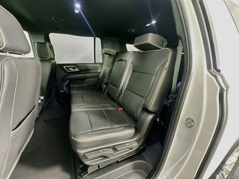 Used 2024 GMC Yukon XL SLT RWD image 28