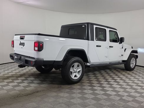 Used 2023 Jeep Gladiator Sport AWD/4WD image 7