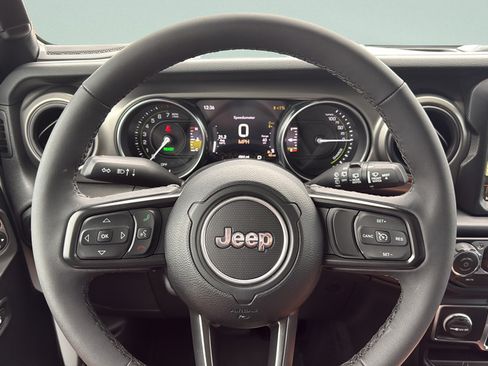 Used 2023 Jeep Wrangler Unlimited w/ Cold Weather Group AWD/4WD image 21