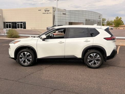 Certified 2023 Nissan Rogue SV FWD image 3