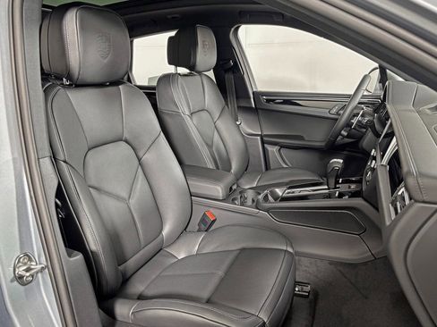 New 2026 Porsche Macan image 38