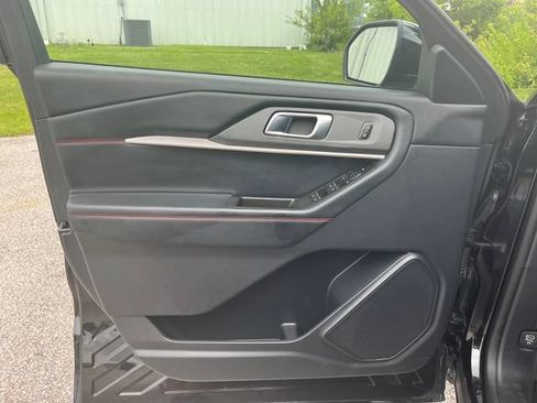 Used 2025 Ford Explorer ST-Line AWD/4WD image 10