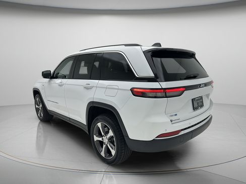 Used 2023 Jeep Grand Cherokee 4WD 4xe image 7