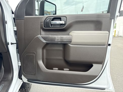 Used 2021 Chevrolet Silverado 2500 LTZ image 45