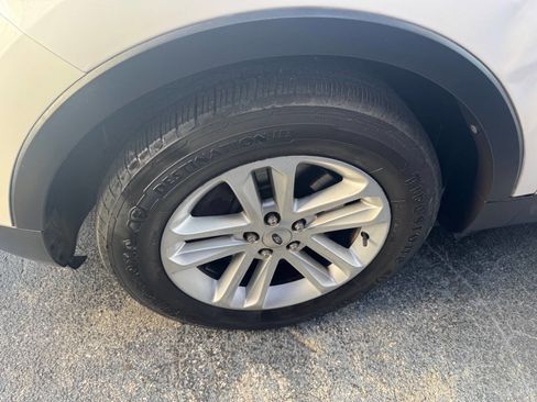 Used 2016 Ford Explorer XLT w/ Equipment Group 202A image 26