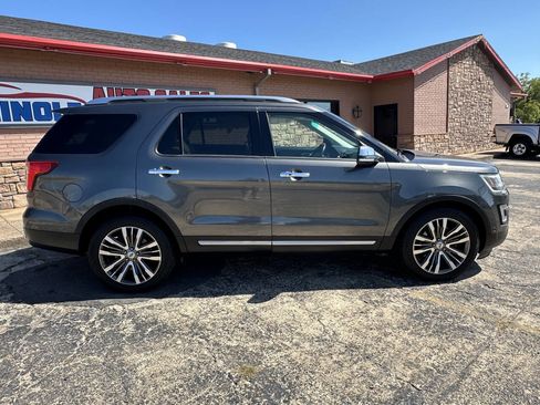 Used 2016 Ford Explorer Platinum image 10