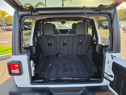 Used 2025 Jeep Wrangler Unlimited Sport AWD/4WD image 13