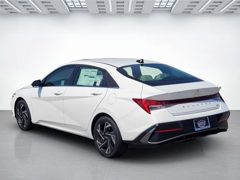 New 2026 Hyundai Elantra Limited FWD image 6