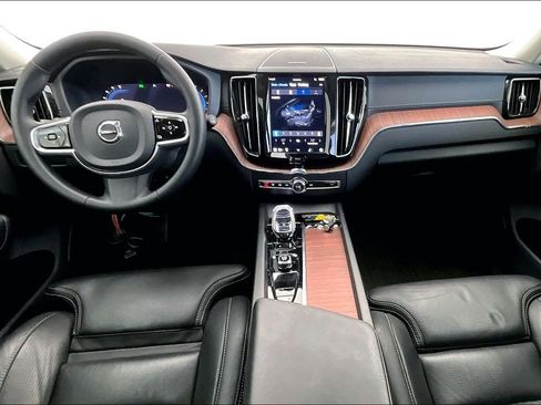 Certified 2023 Volvo XC60 B5 Ultimate w/ Climate Package image 19