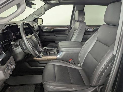 Used 2024 Chevrolet Silverado 1500 RST AWD/4WD image 9