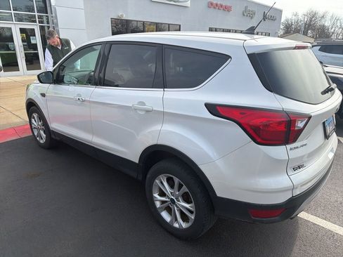 Used 2019 Ford Escape SE image 7