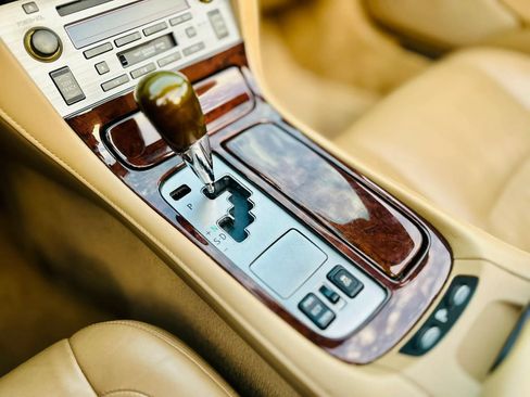 Used 2007 Lexus SC 430 Convertible RWD image 16
