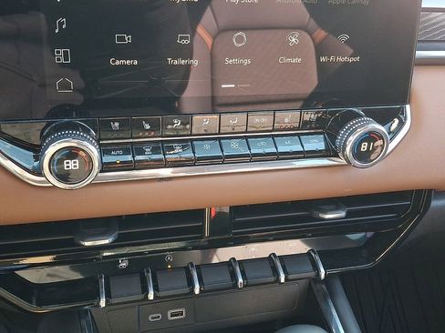 Used 2026 GMC Canyon AT4 w/ AT4 Premium Package image 18