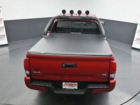 Used 2022 Toyota Tacoma SR image 33
