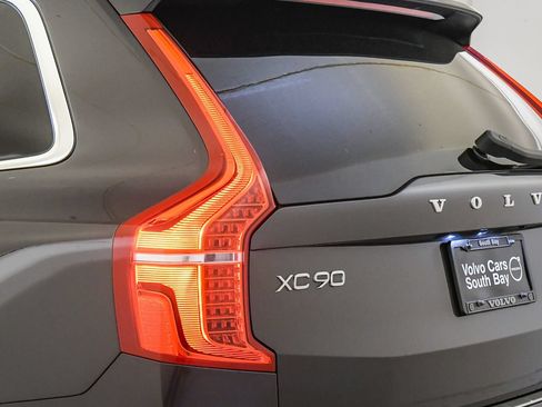 Certified 2023 Volvo XC90 T8 Core w/ Protection Package Premier AWD/4WD image 12