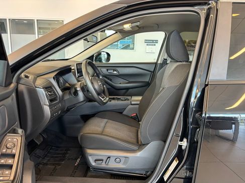 Used 2024 Nissan Rogue SV AWD/4WD image 15