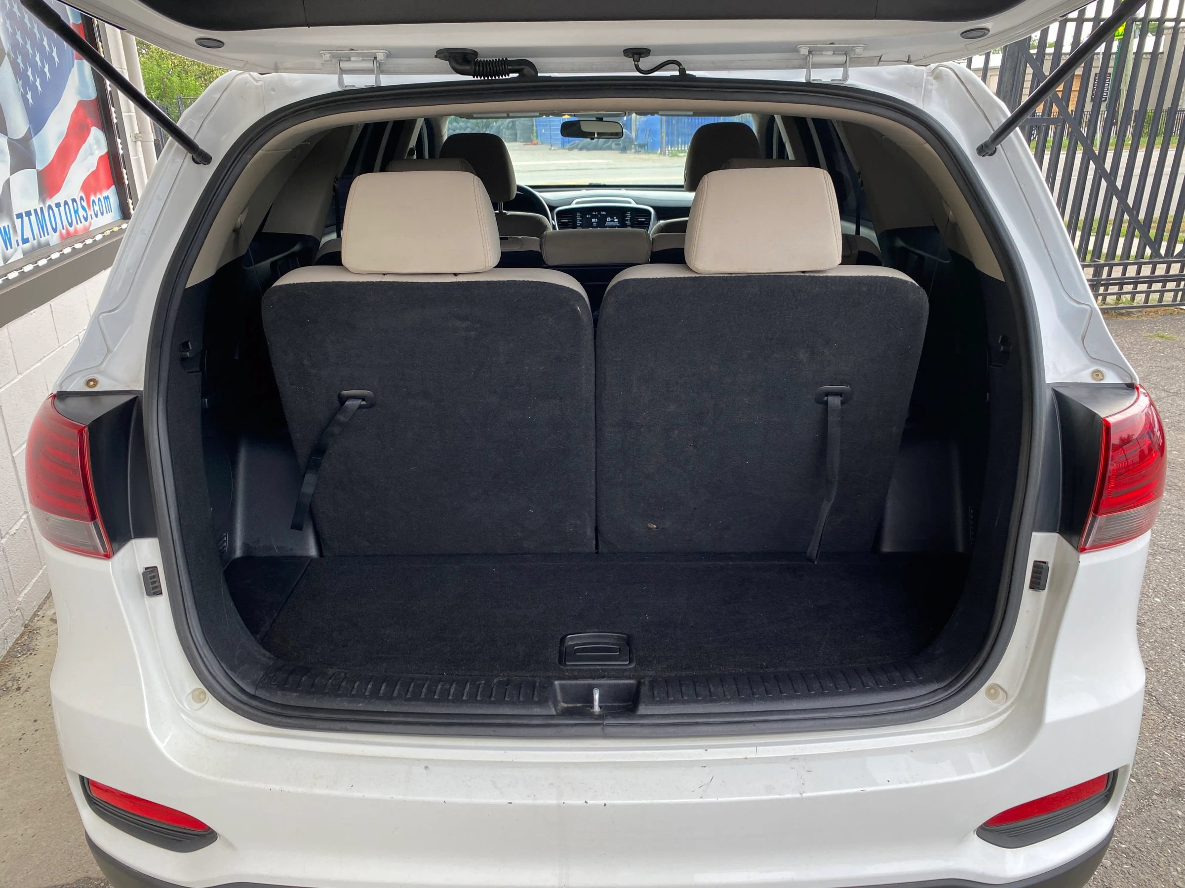 Used 2019 Kia Sorento FWD V6 image 11
