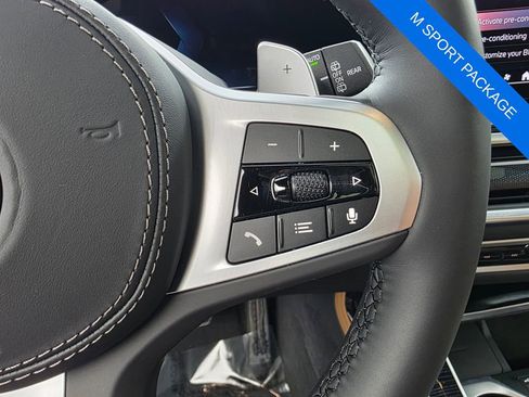 Used 2025 BMW X7 xDrive40i w/ M Sport Package image 22