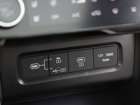 Certified 2025 Hyundai Tucson Limited AWD/4WD image 28