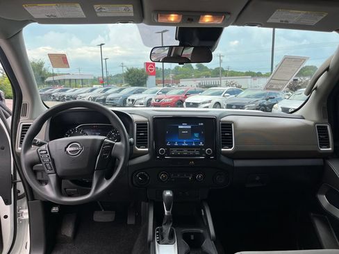 Used 2022 Nissan Frontier SV AWD/4WD image 22