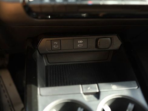 Used 2024 Toyota Prius Limited image 28