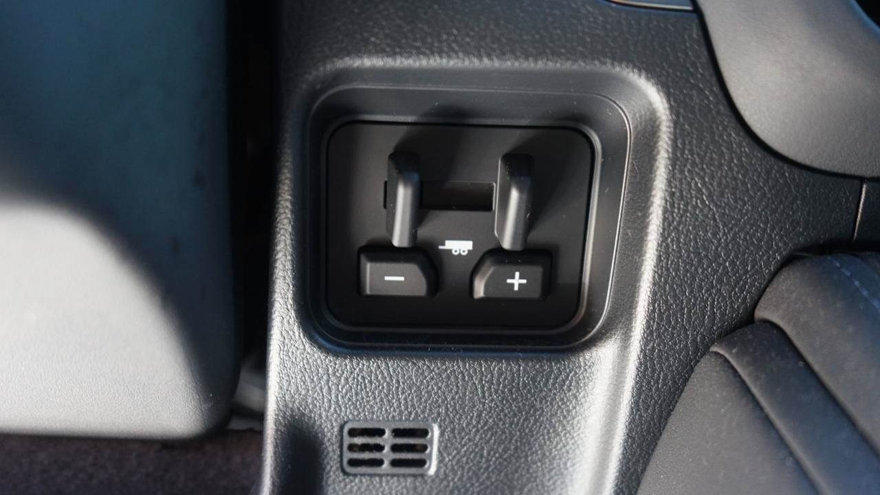Used 2024 Lexus GX 550 w/ Cold Area Package AWD/4WD image 27