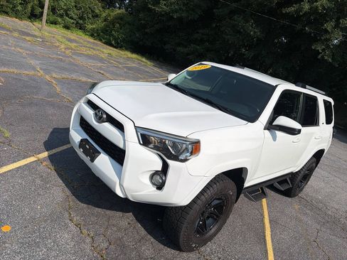 Used 2019 Toyota 4Runner SR5 RWD image 12