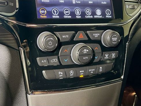 Used 2019 Jeep Grand Cherokee Altitude AWD/4WD image 14