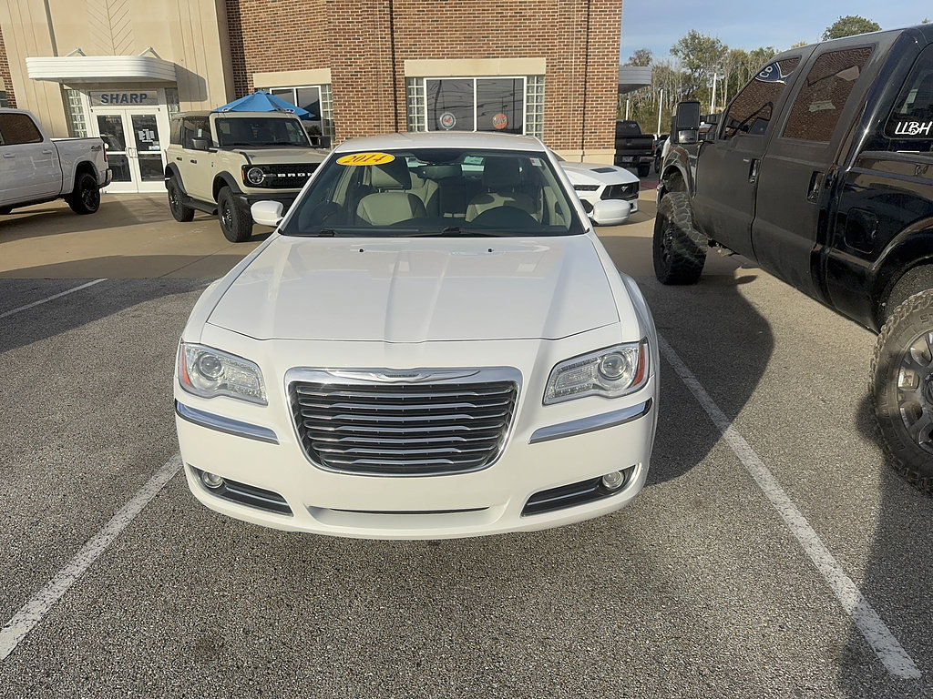 Used 2014 Chrysler 300 AWD w/ Driver Convenience Group image 2