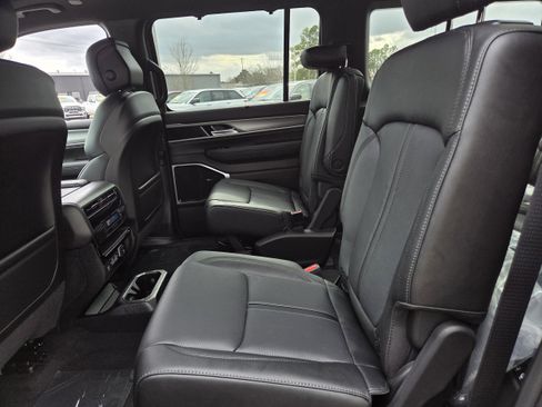 New 2026 Jeep Grand Wagoneer Limited image 19