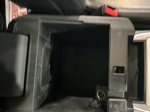 Used 2021 Ford Explorer XLT w/ Equipment Group 202A image 24