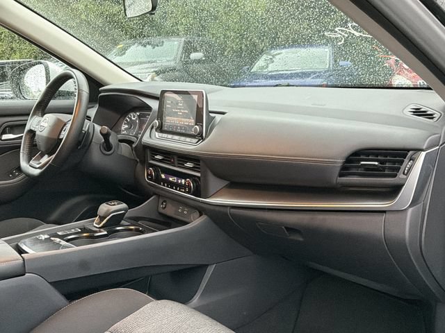 Used 2025 Nissan Rogue SV FWD image 15