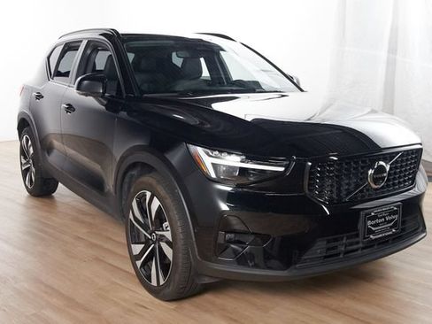 Certified 2024 Volvo XC40 B5 Ultimate w/ Protection Package Premier AWD/4WD image 3