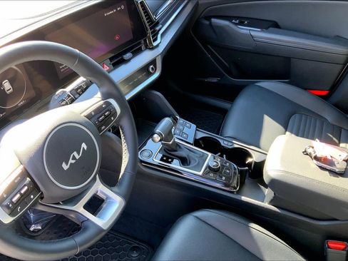 Used 2024 Kia Sportage SX image 17