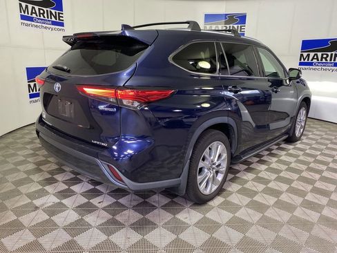 Used 2021 Toyota Highlander Limited AWD/4WD image 16
