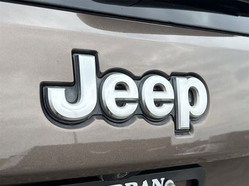 Used 2018 Jeep Grand Cherokee Summit w/ Platinum Series Group image 12