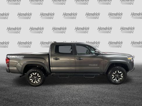 Used 2019 Toyota Tacoma TRD Off-Road w/ Technology Package AWD/4WD image 11