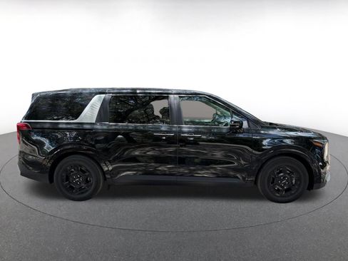 Used 2026 Kia Carnival FWD image 8