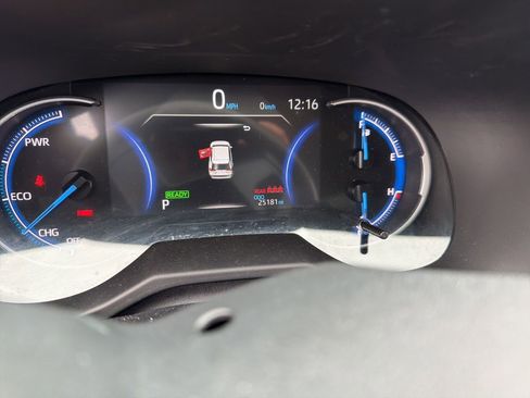 Used 2025 Toyota RAV4 LE image 12