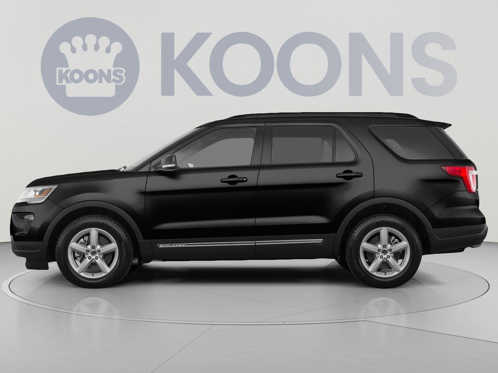 Used 2018 Ford Explorer XLT w/ Equipment Group 202A AWD/4WD image 2