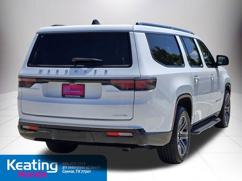 Used 2024 Jeep Wagoneer L Series II w/ Flexible Seating Group AWD/4WD image 5