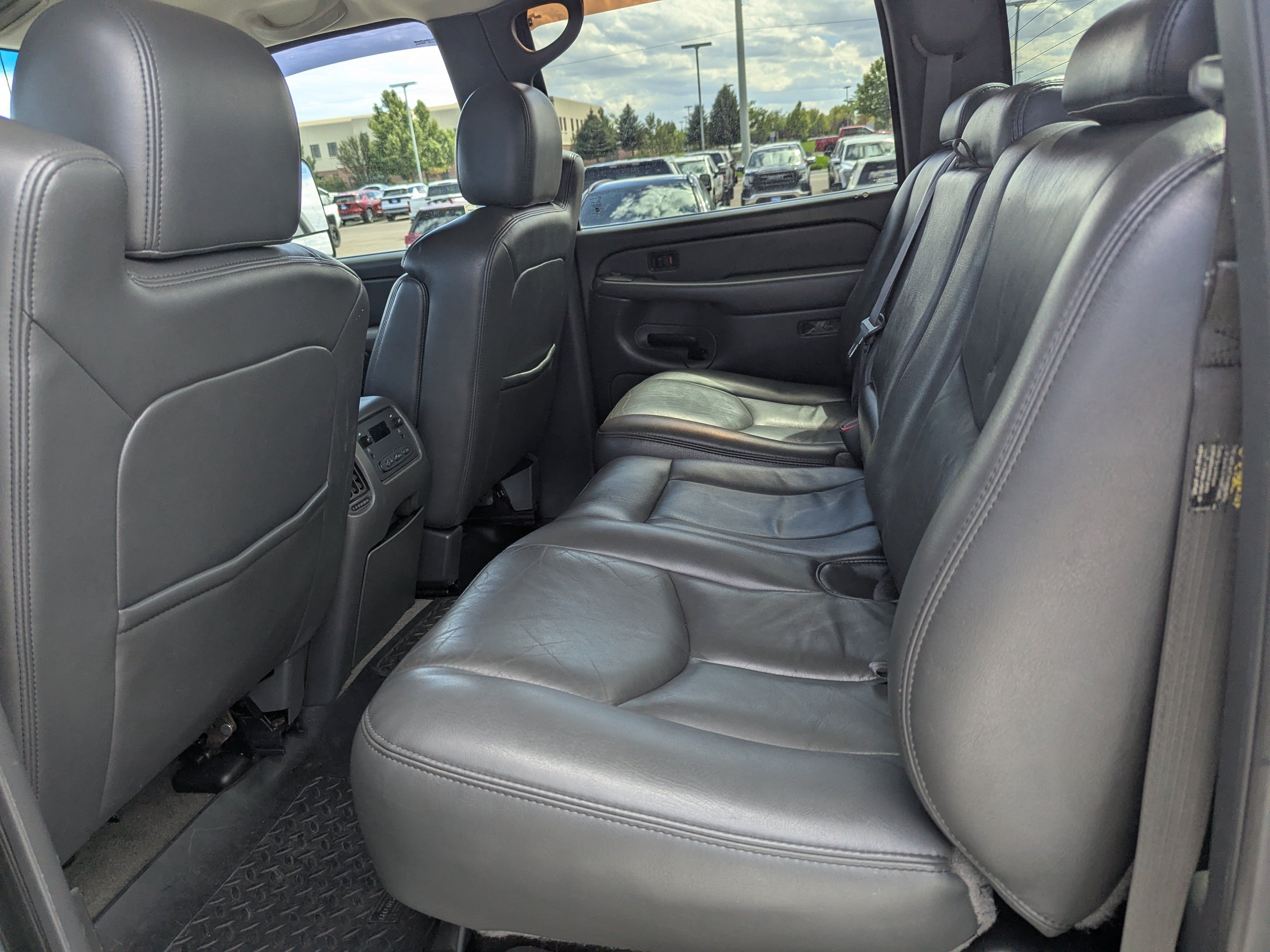 Used 2007 Chevrolet Silverado 3500 LT w/ Heavy-Duty Power Package AWD/4WD image 24