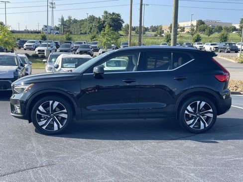 Certified 2023 Volvo XC40 B5 Ultimate w/ Protection Package Premier AWD/4WD image 4