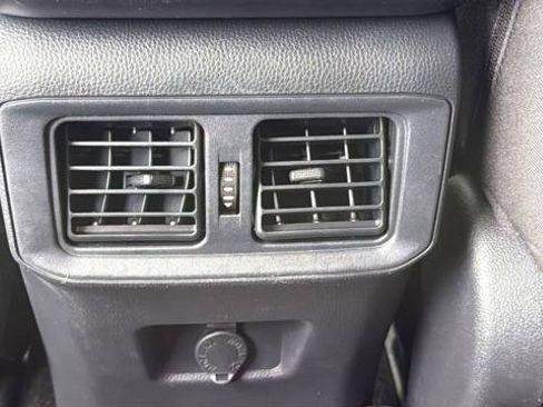 Used 2025 Toyota RAV4 LE AWD/4WD image 31