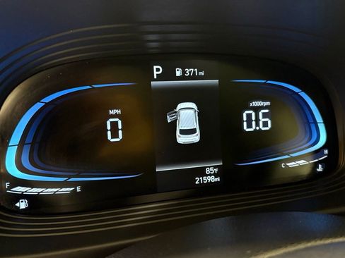 Used 2025 Hyundai Venue SEL FWD image 20